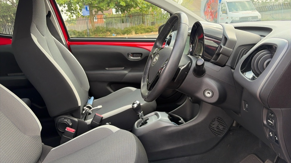 Toyota Aygo 1.0 Vvt-i X-trend Euro 6 Safety Sense White #12