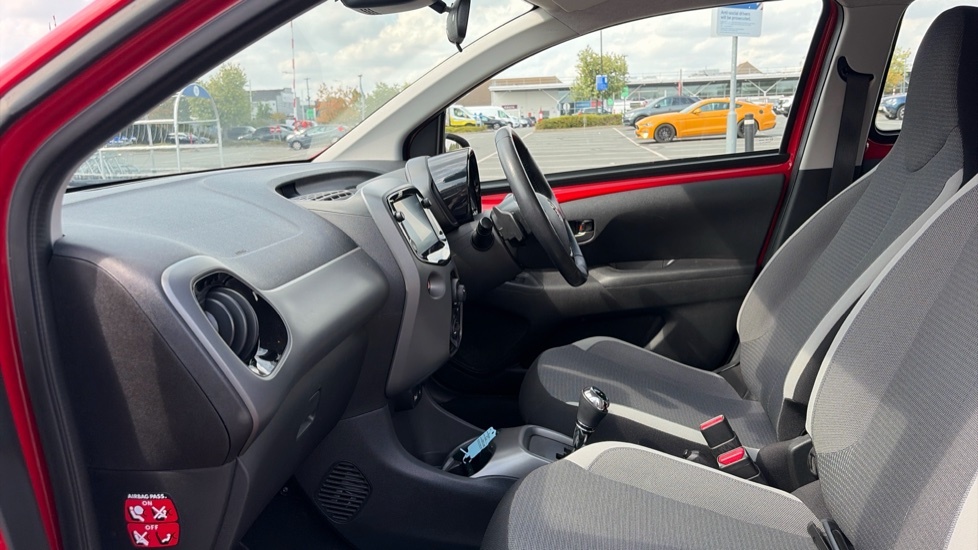 Toyota Aygo 1.0 Vvt-i X-play X-shift Euro 6 Safety Sense Red #5
