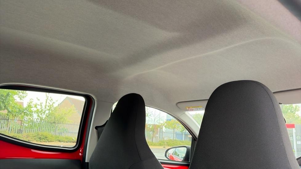 Toyota Aygo 1.0 Vvt-i X-trend Euro 6 Safety Sense White #19