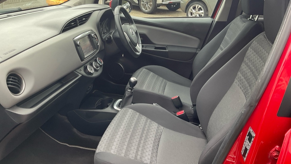 Toyota Yaris 1.33 Dual Vvt-i Icon Euro 6 Red #5