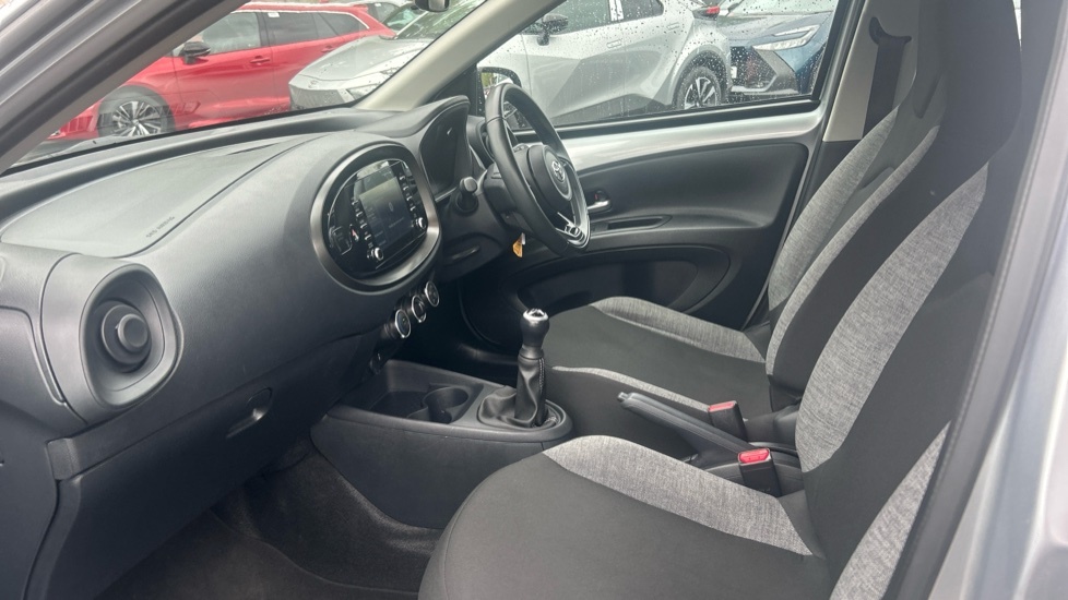Toyota Aygo X 1.0 Vvt-i Pure Euro 6 Ss LS23NSO Silver #5