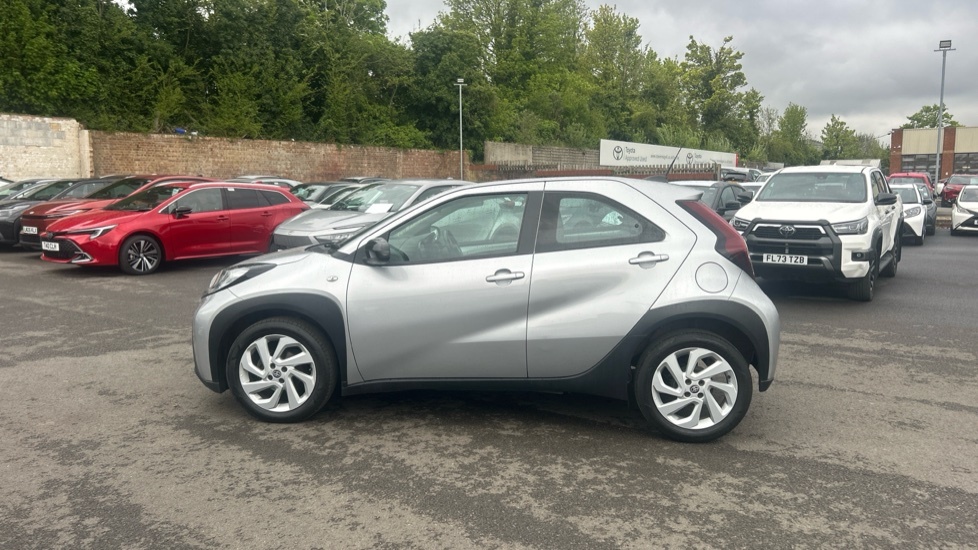 Toyota Aygo X 1.0 Vvt-i Pure Hatchback Euro 6 White #24