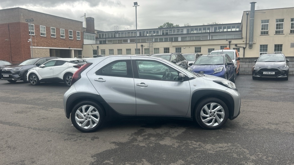 Toyota Aygo X 1.0 Vvt-i Pure Hatchback Euro 6 White #23