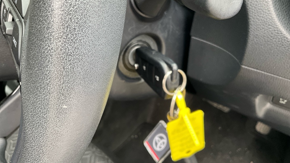 Toyota Aygo X Toyota Aygo X Pure Black #16