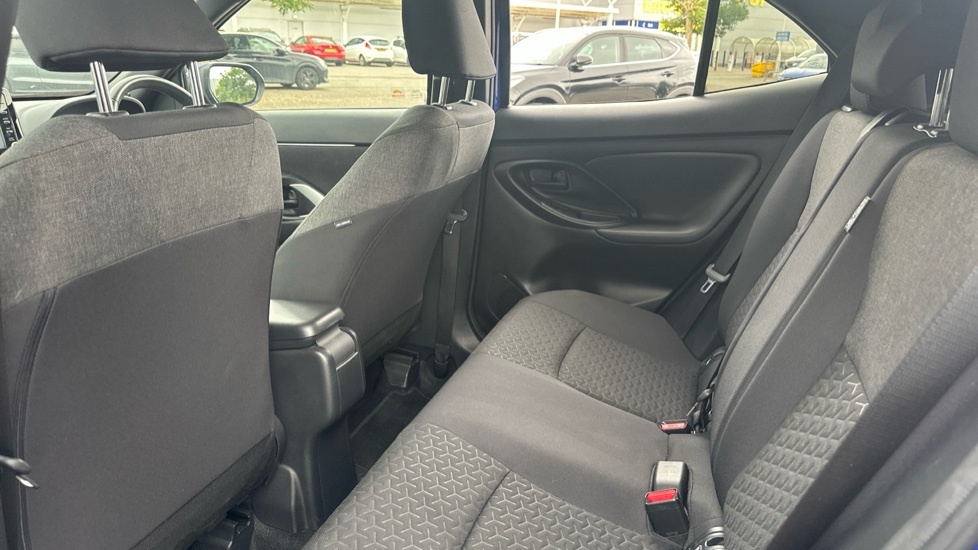 Toyota Yaris Cross 1.5 Vvt-h Design Suv Hybrid E-cvt Euro Black #15
