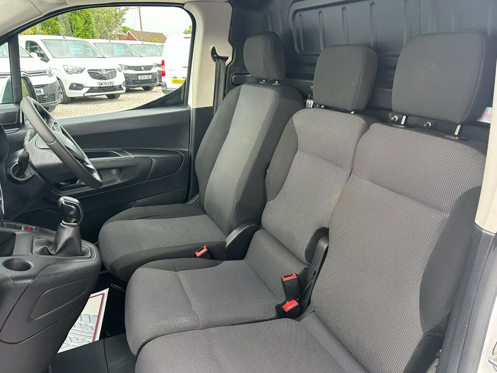 Vauxhall Combo Panel Van 1.5 Turbo D 2300 Sportive 202121 DL21WDC White #3