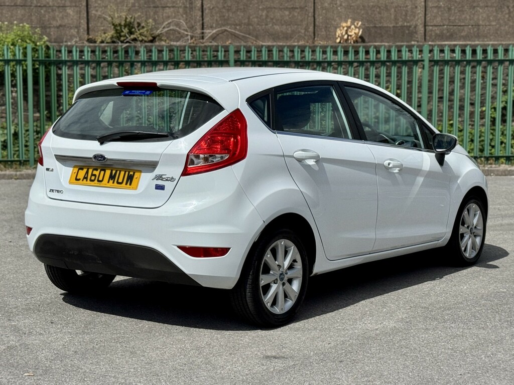 Ford Fiesta 1.6 Zetec S Hatchback 134 Gkm, White #4