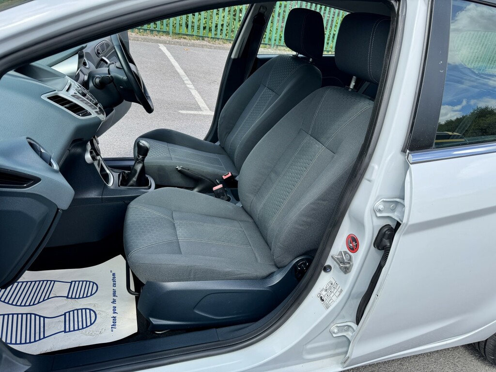 Ford Fiesta 1.6 Zetec S Hatchback 134 Gkm, White #6