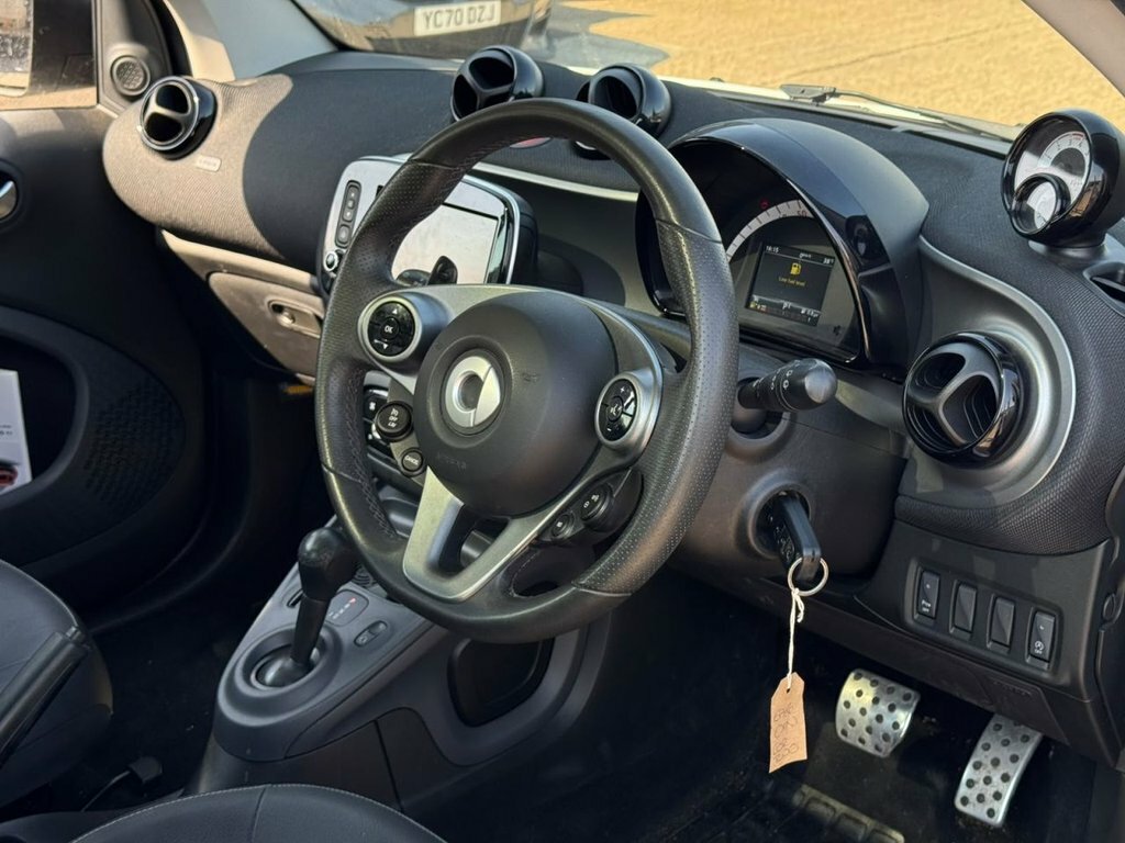 Smart Fortwo Coupe 1L Edition White White #4