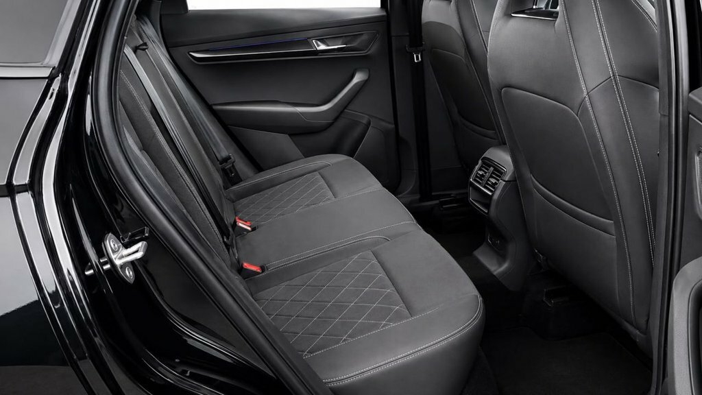 Skoda Karoq 2L Sportline Black #5
