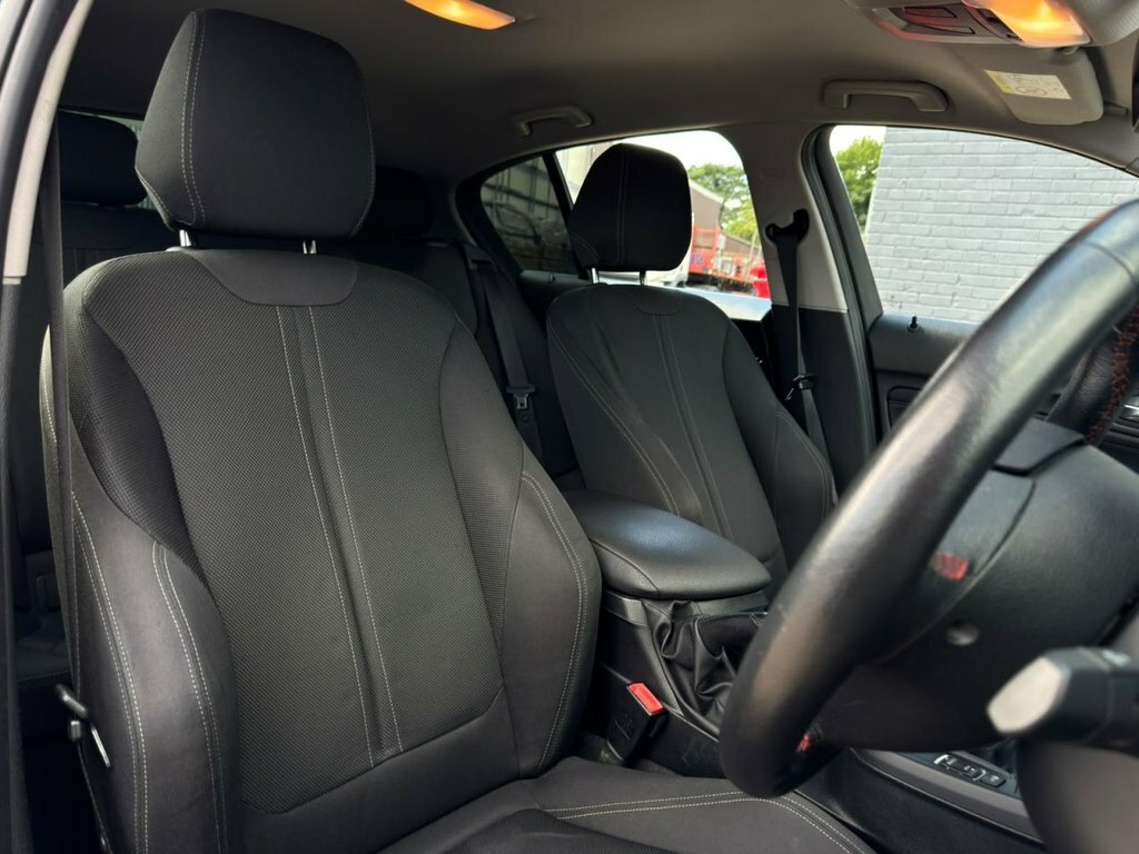BMW 1 Series 1.5L Sport Black #4