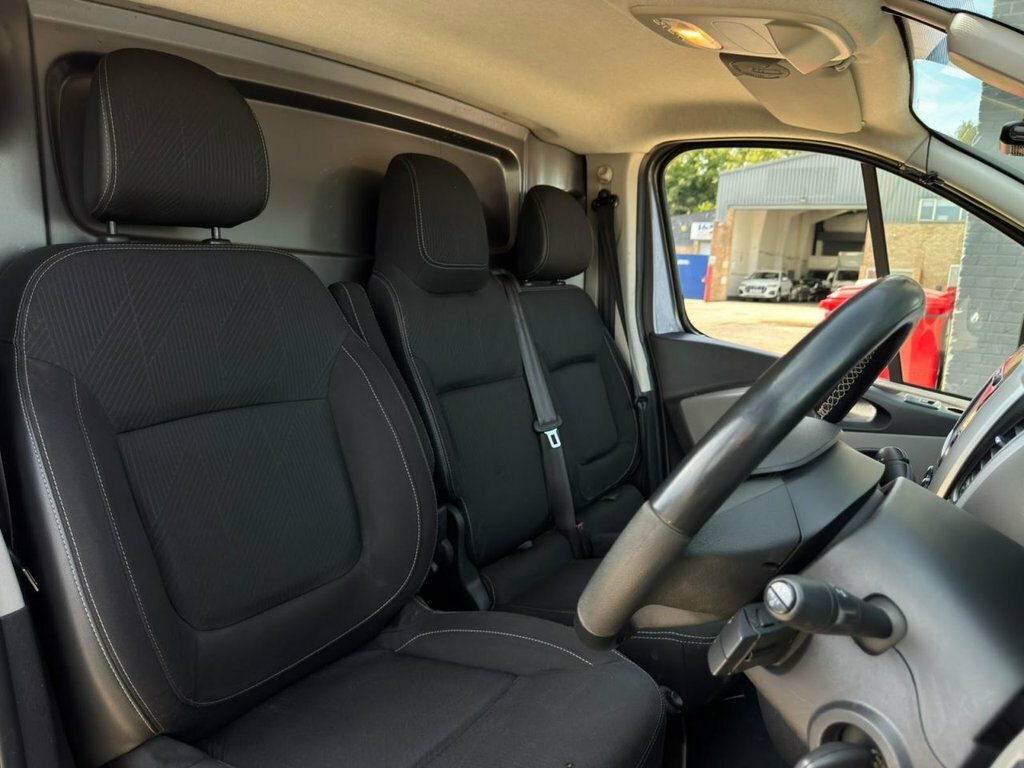 Renault Trafic 1.6L Sport Nav Grey #4
