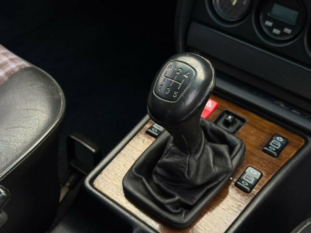 Mercedes-Benz 190 Saloon Black #6