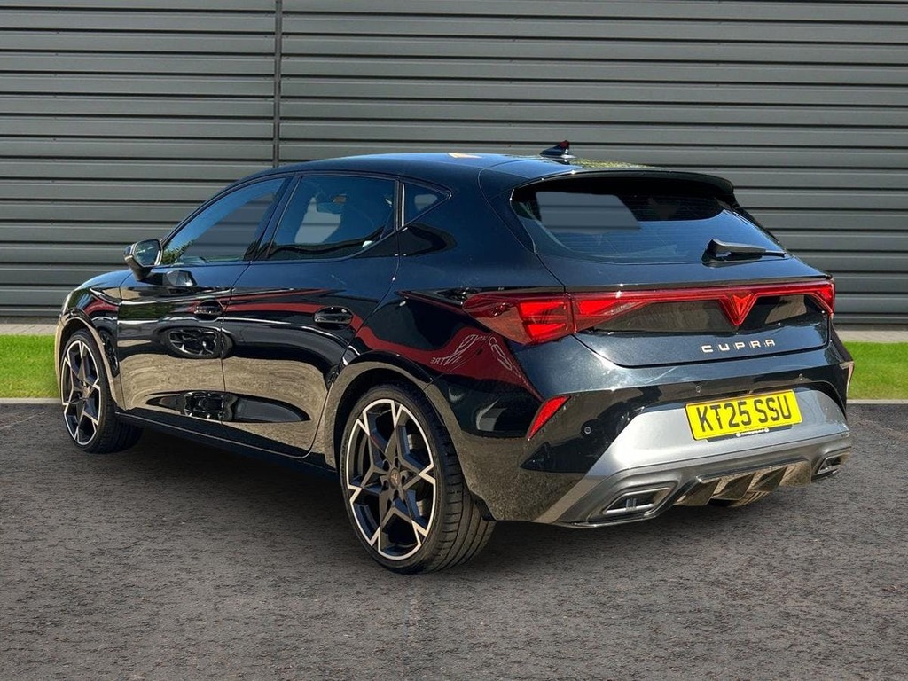 Cupra Leon 1.5 Etsi V2 Hatchback Hybrid Dsg KT25SSU Black #5