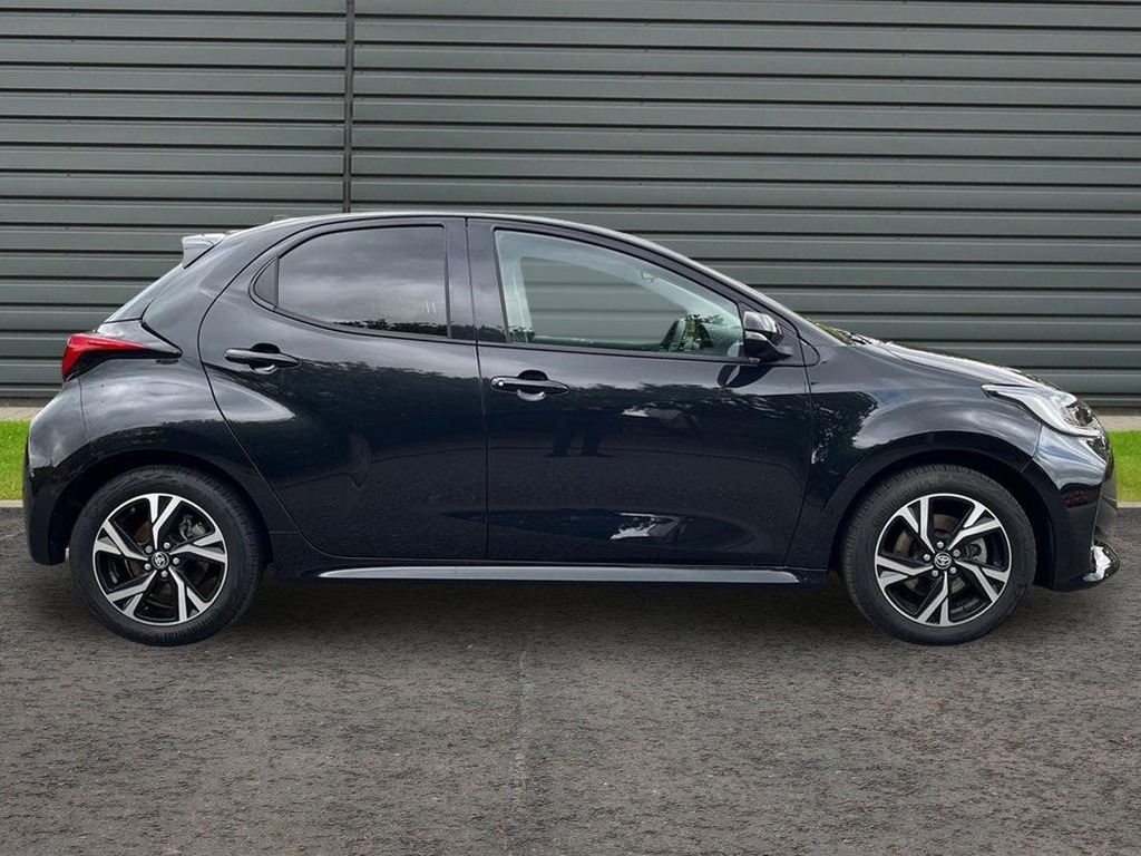 Toyota Yaris 1.5 Vvt-h Design Hatchback Hybrid E Cvt AO74MMX Black #2