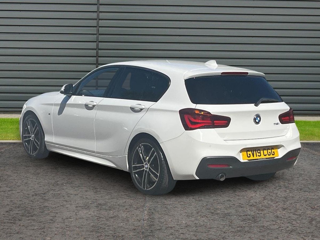 BMW 1 Series 1.5 118I M Sport Shadow Edition Hatchback Pet GV19CGG White #5