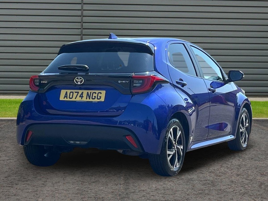 Toyota Yaris 1.5 Vvt-h Design Hatchback Hybrid E Cvt AO74NGG Blue #3