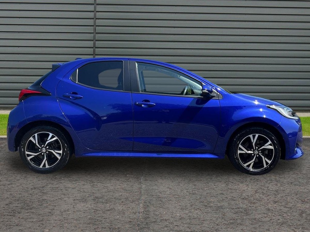Toyota Yaris 1.5 Vvt-h Design Hatchback Hybrid E Cvt AO74NGG Blue #2