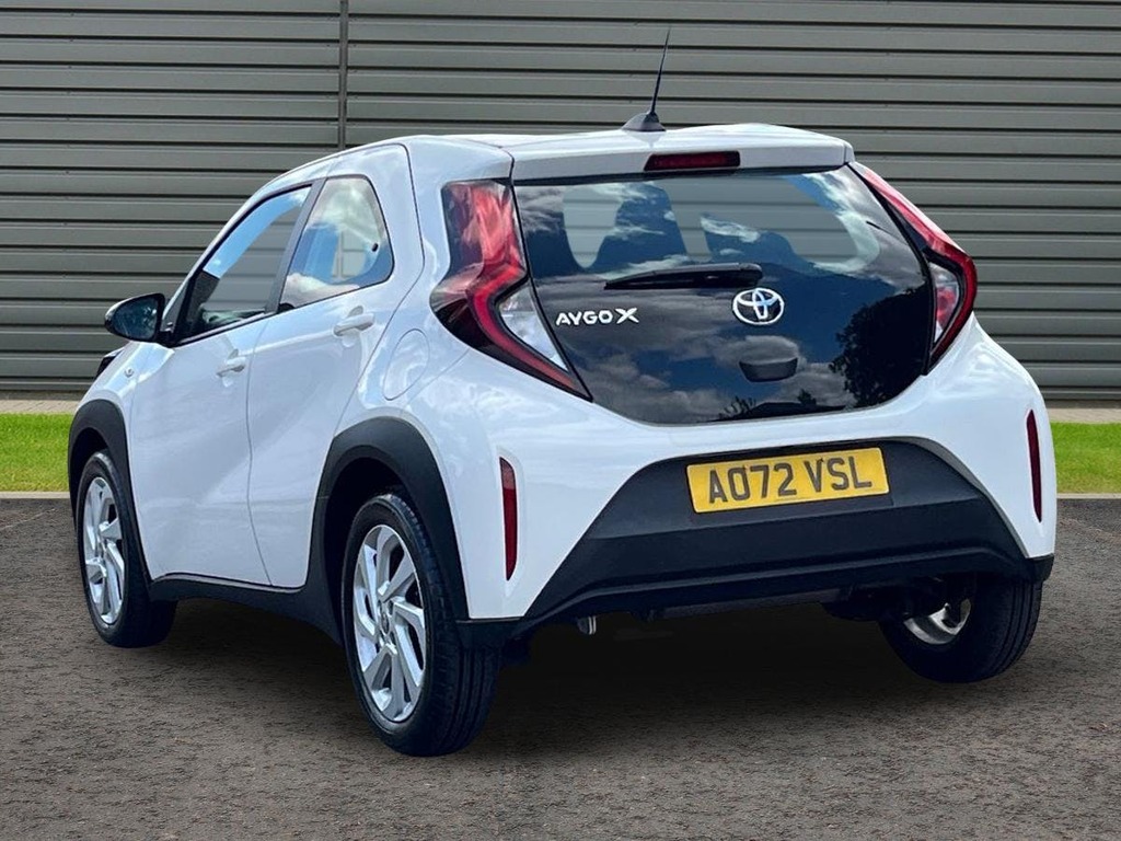 Toyota Aygo X 1.0 Vvt I Pure Hatchback AO72VSL White #5