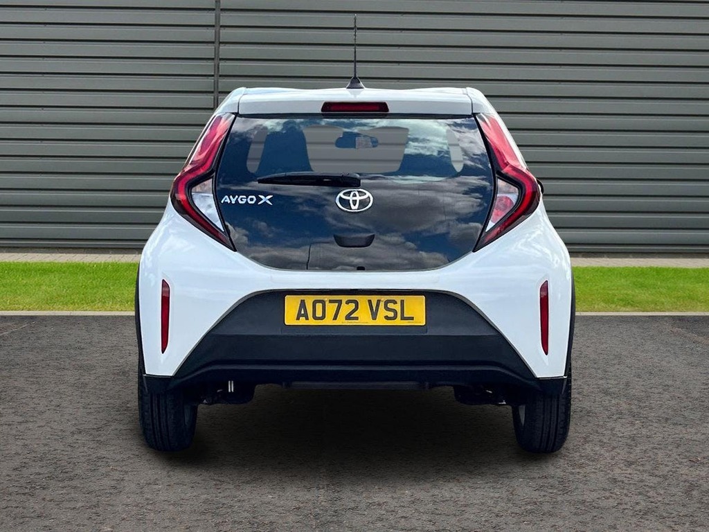 Toyota Aygo X 1.0 Vvt I Pure Hatchback AO72VSL White #4