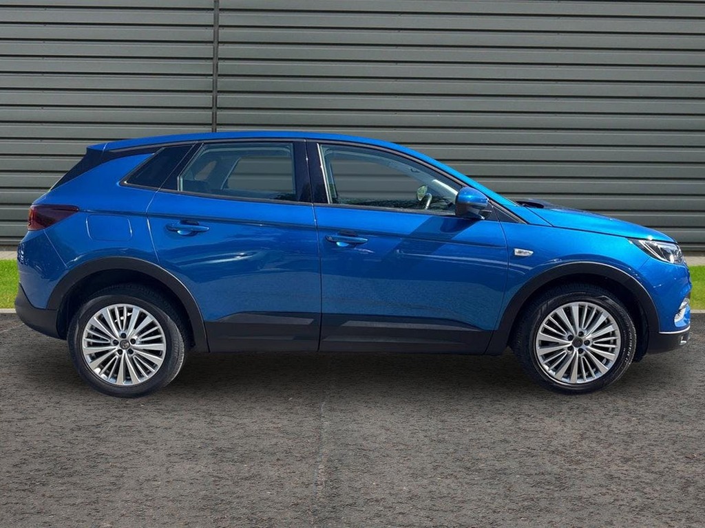Vauxhall Grandland X 1.2 Turbo Se Suv CX68OVU Blue #2