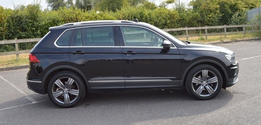 Volkswagen Tiguan 1.5 Tsi Evo Sel Suv Dsg SY69KUP Black #5
