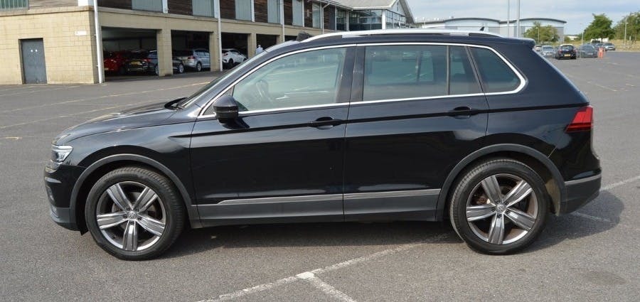 Volkswagen Tiguan 1.5 Tsi Evo Sel Suv Dsg SY69KUP Black #6