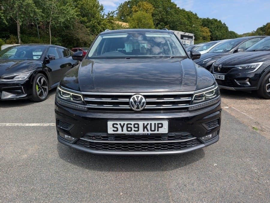 Volkswagen Tiguan 1.5 Tsi Evo Sel Suv Dsg SY69KUP Black #3