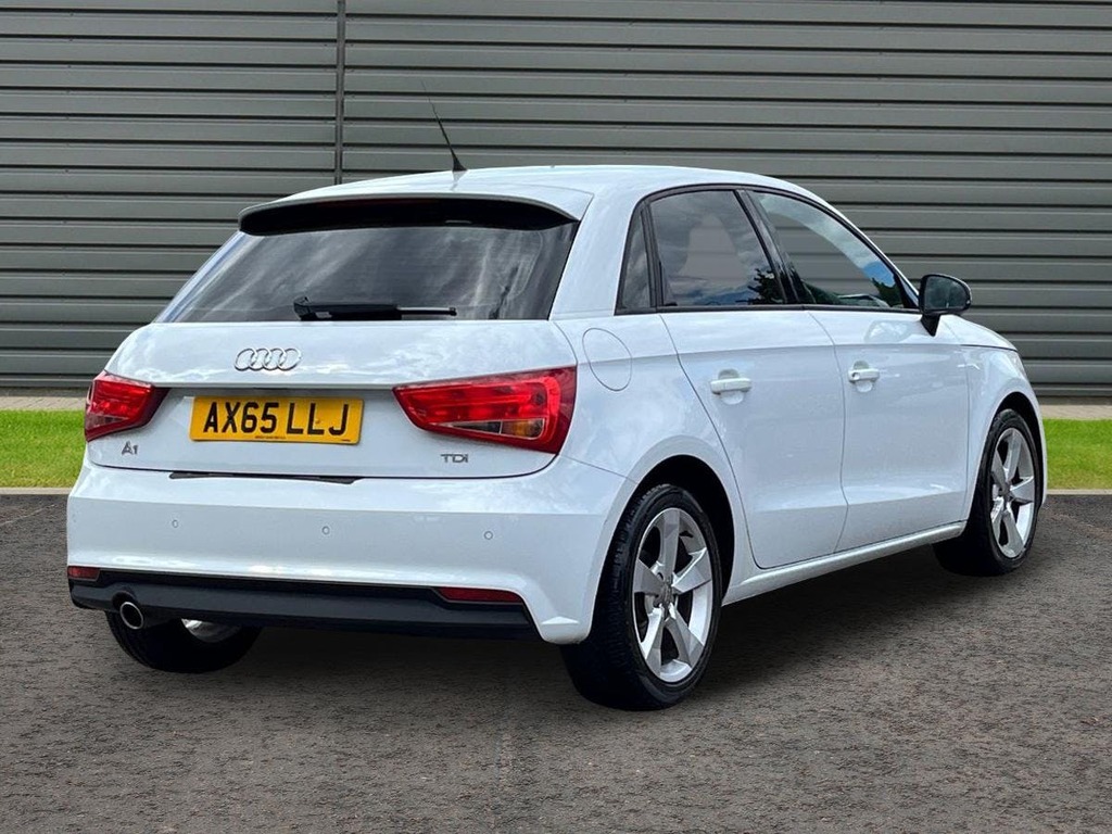 Audi A1 1.6 Tdi Sport Sportback S Tronic White #3