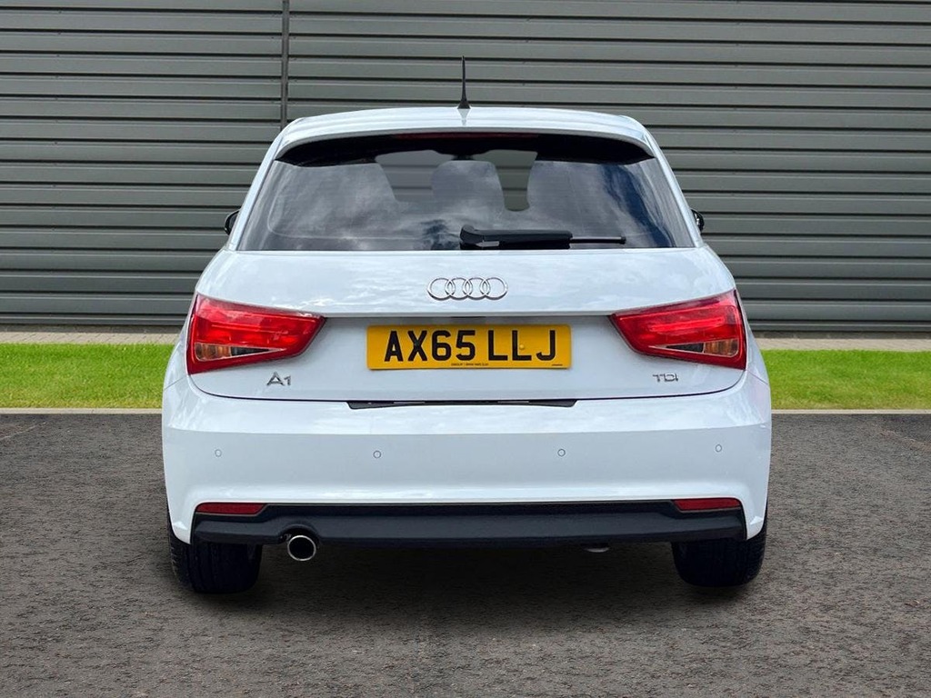 Audi A1 1.6 Tdi Sport Sportback S Tronic White #4