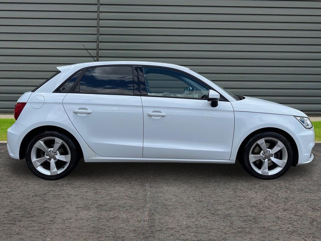 Audi A1 1.6 Tdi Sport Sportback S Tronic White #2