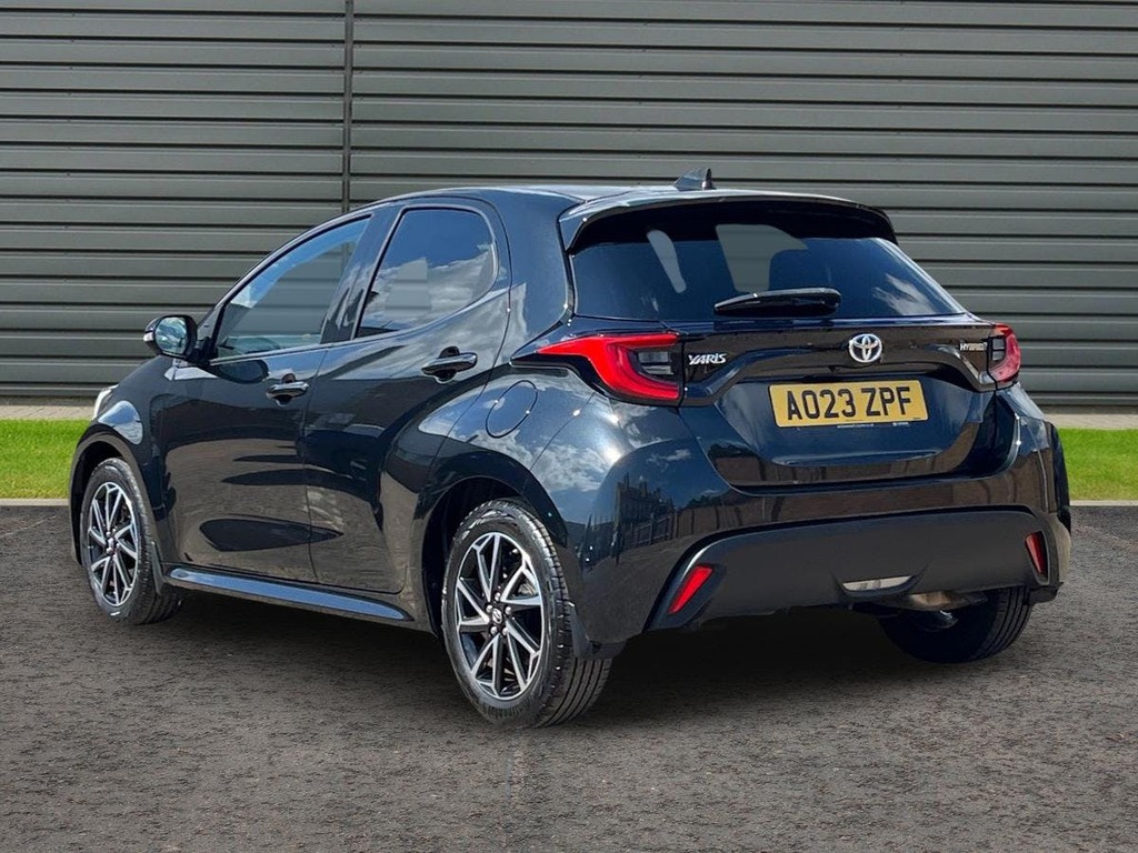 Toyota Yaris 1.5 Vvt-h Design Hatchback Hybrid E Cvt AO23ZPF Black #5