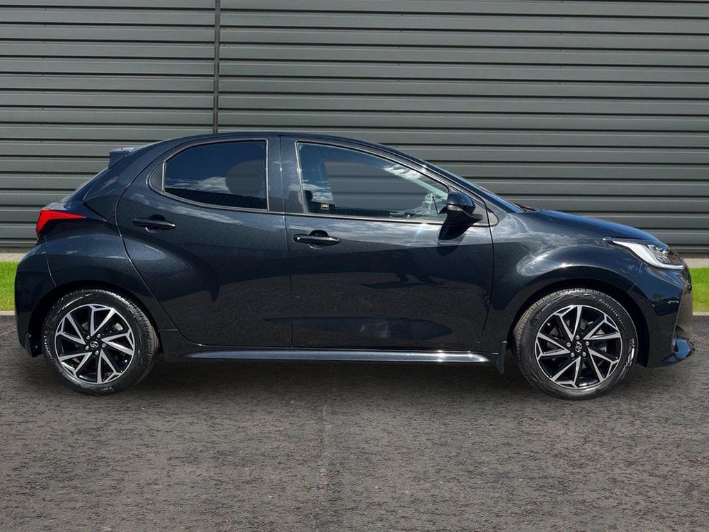 Toyota Yaris 1.5 Vvt-h Design Hatchback Hybrid E Cvt AO23ZPF Black #2