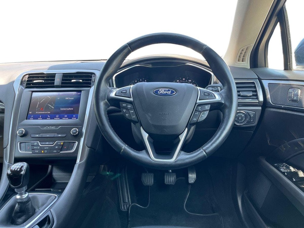 Ford Mondeo 2.0 Hybrid Titanium Edition Black #11