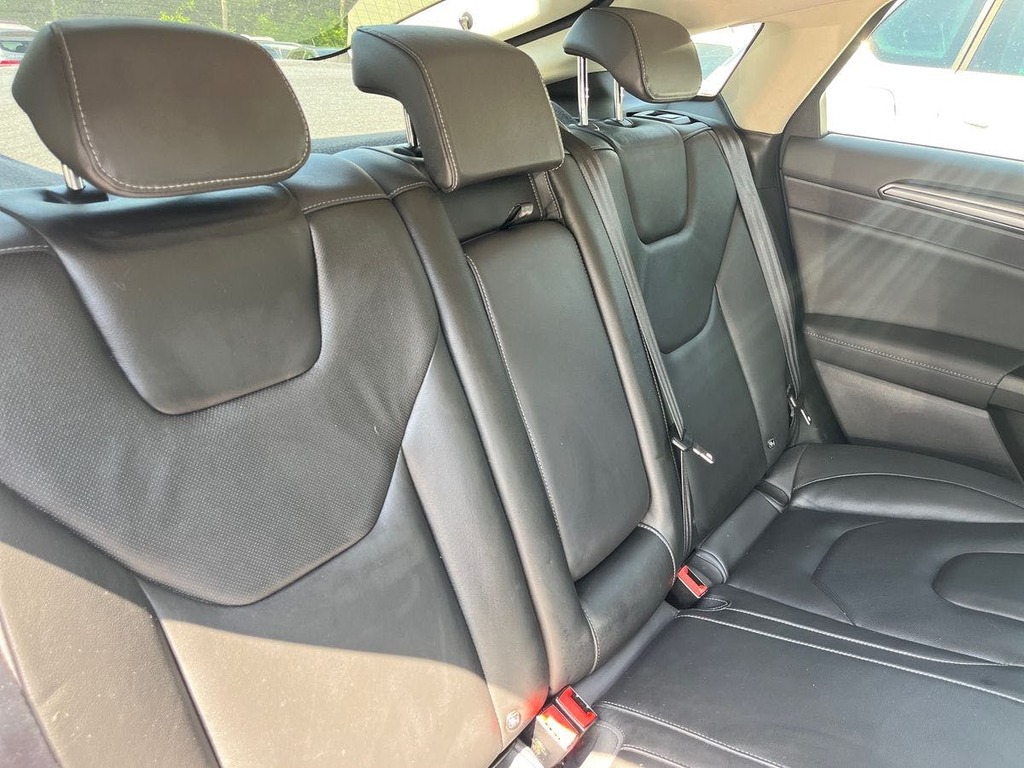 Ford Mondeo 2.0 Hybrid Titanium Edition Black #22