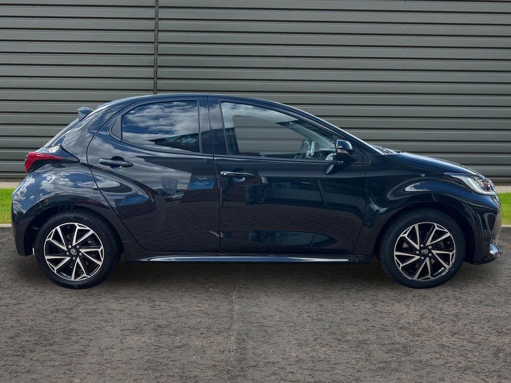 Toyota Yaris 1.5 Vvt-h Design Hatchback Hybrid E Cvt GU73YWC Black #2