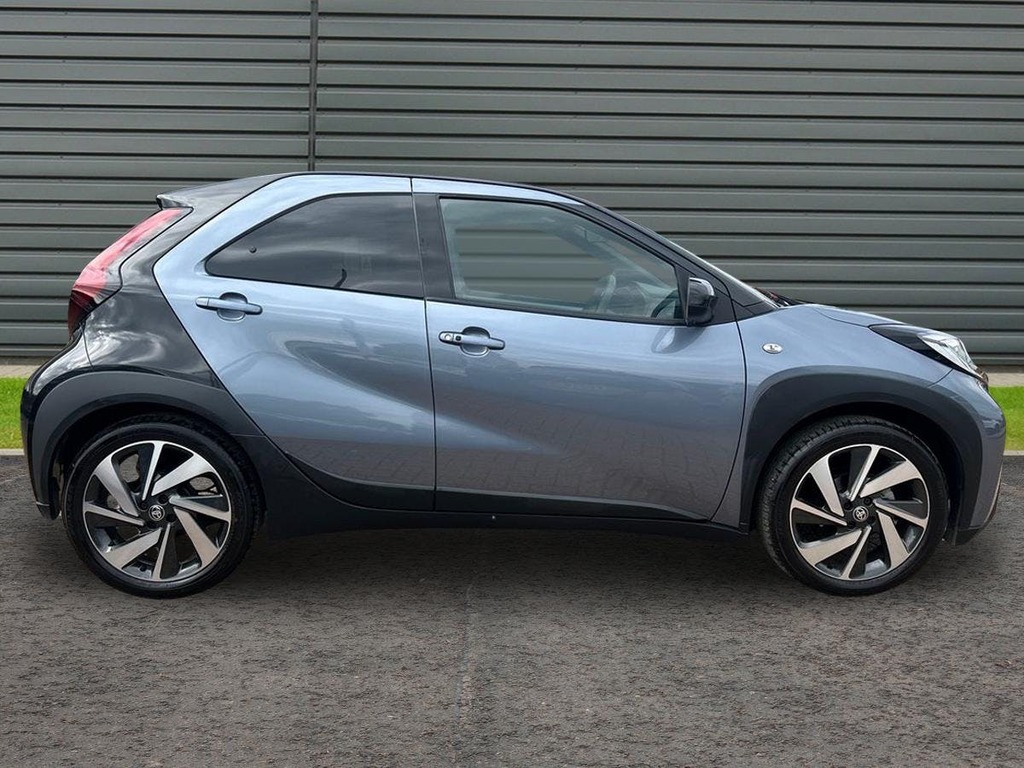 Toyota Aygo X 1.0 Vvt I Exclusive Hatchback X Shift #2