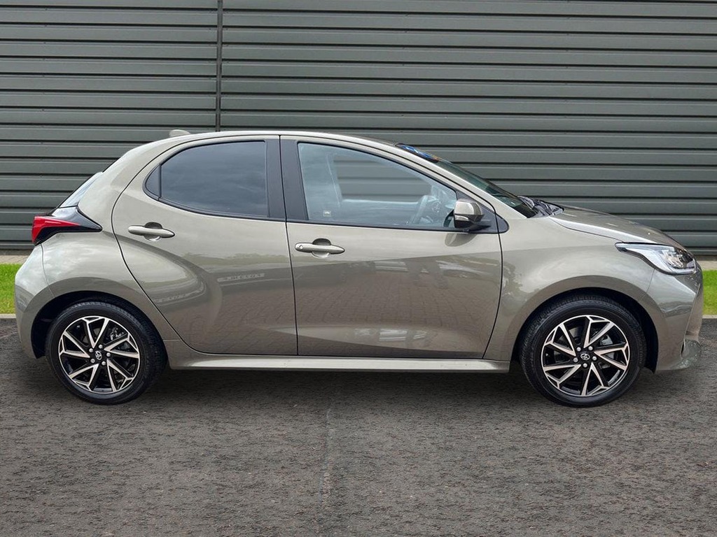 Toyota Yaris 1.5 Vvt-h Design Hatchback Hybrid E Cvt Brown #2