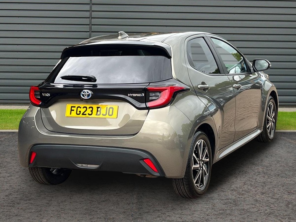 Toyota Yaris 1.5 Vvt-h Design Hatchback Hybrid E Cvt Brown #3