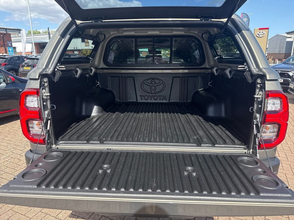 Toyota HILUX 2.8 D-4d Invincible X Pickup Double Cab Brown #22