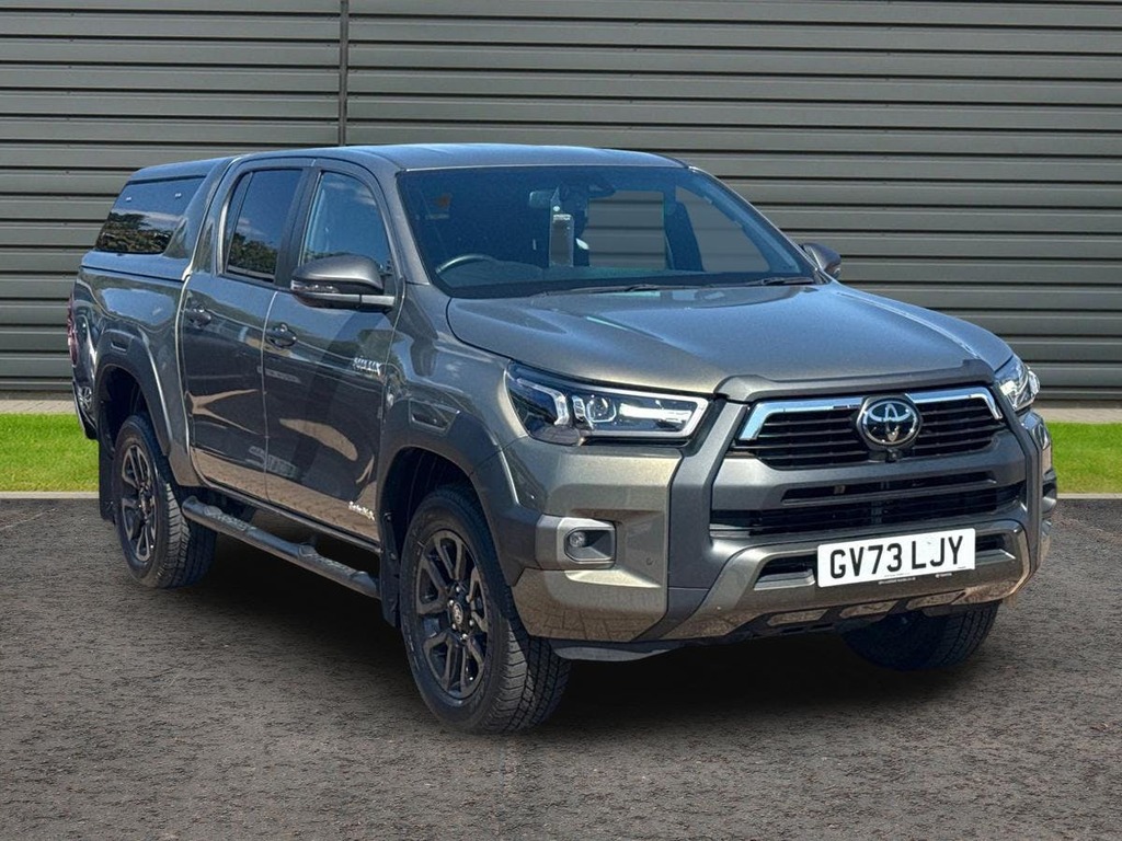 Toyota HILUX 2.8 D-4d Invincible X Pickup Double Cab Brown #1