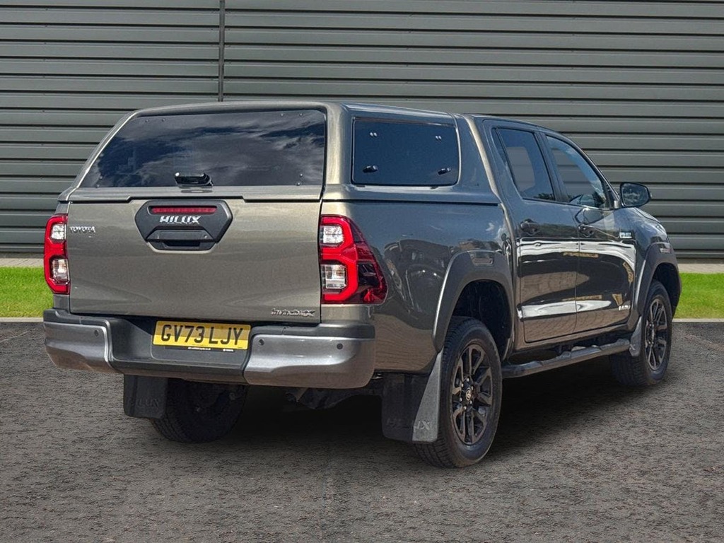 Toyota HILUX 2.8 D-4d Invincible X Pickup Double Cab Brown #3