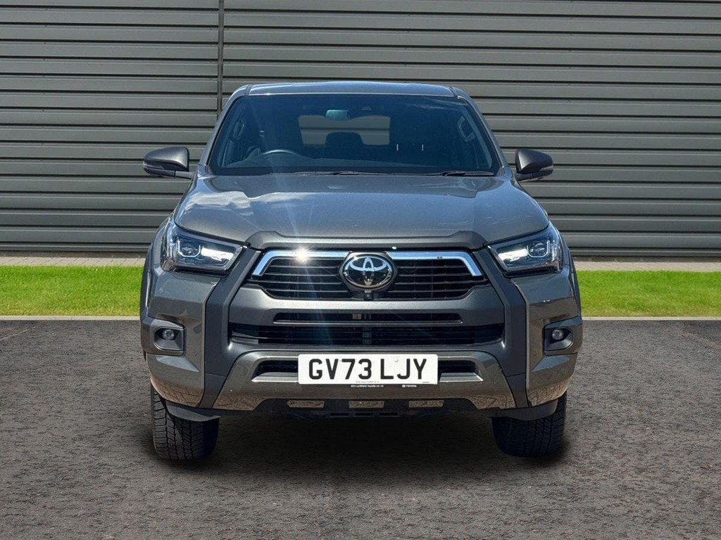 Toyota HILUX 2.8 D-4d Invincible X Pickup Double Cab Brown #8