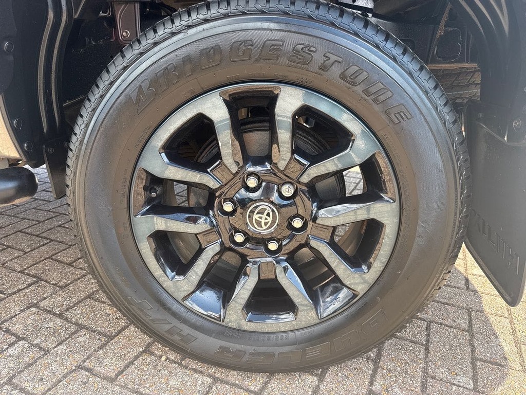 Toyota HILUX 2.8 D-4d Invincible X Pickup Double Cab Brown #27