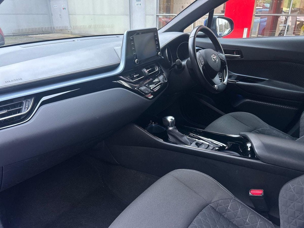 Toyota C-Hr Icon Silver #10