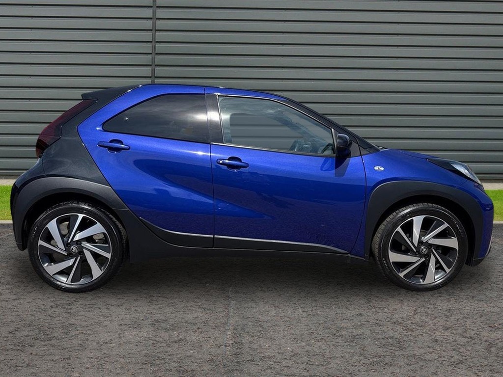 Toyota Aygo X 1.0 Vvt I Edge Hatchback Blue #2
