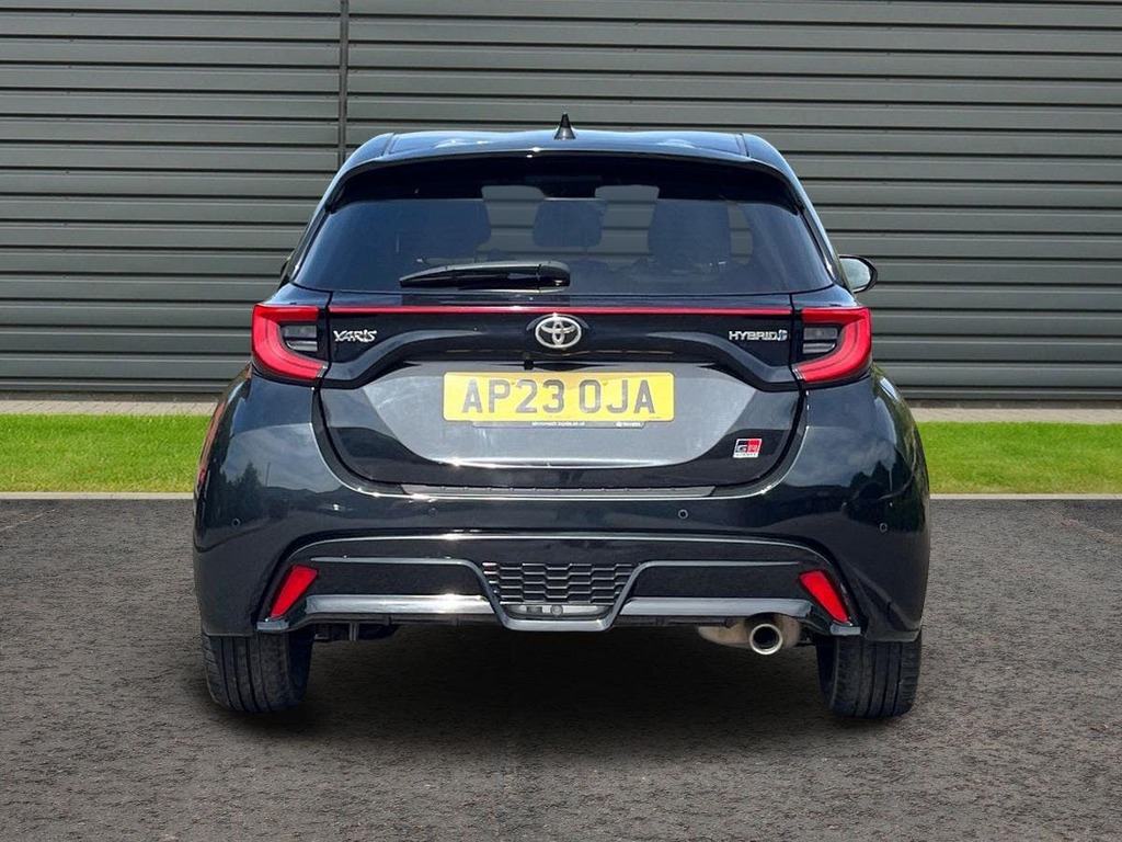 Toyota Yaris 1.5 Vvt-h Gr Sport Hatchback Hybrid E C Black #4