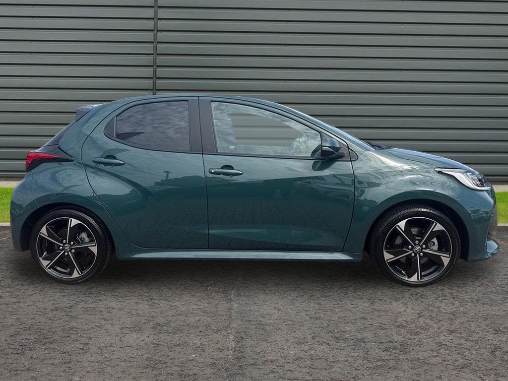 Toyota Yaris 1.5 Vvt-h Excel Hatchback Hybrid E Cvt GY25TVT Green #2