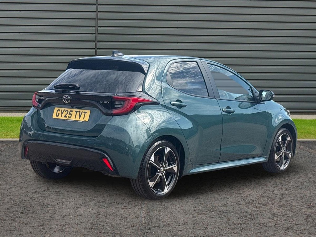 Toyota Yaris 1.5 Vvt-h Excel Hatchback Hybrid E Cvt GY25TVT Green #3