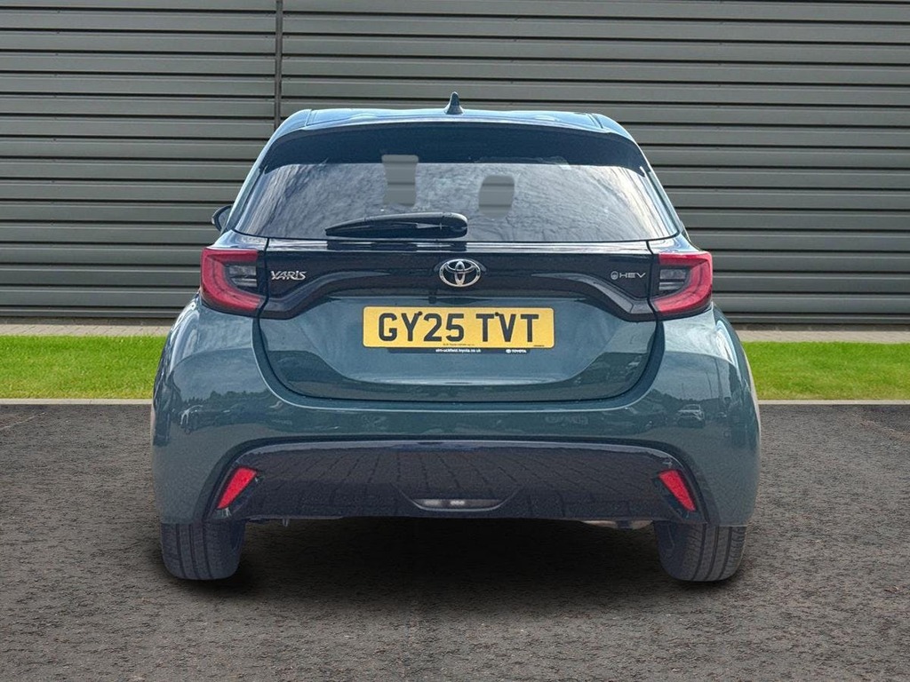 Toyota Yaris 1.5 Vvt-h Excel Hatchback Hybrid E Cvt GY25TVT Green #4